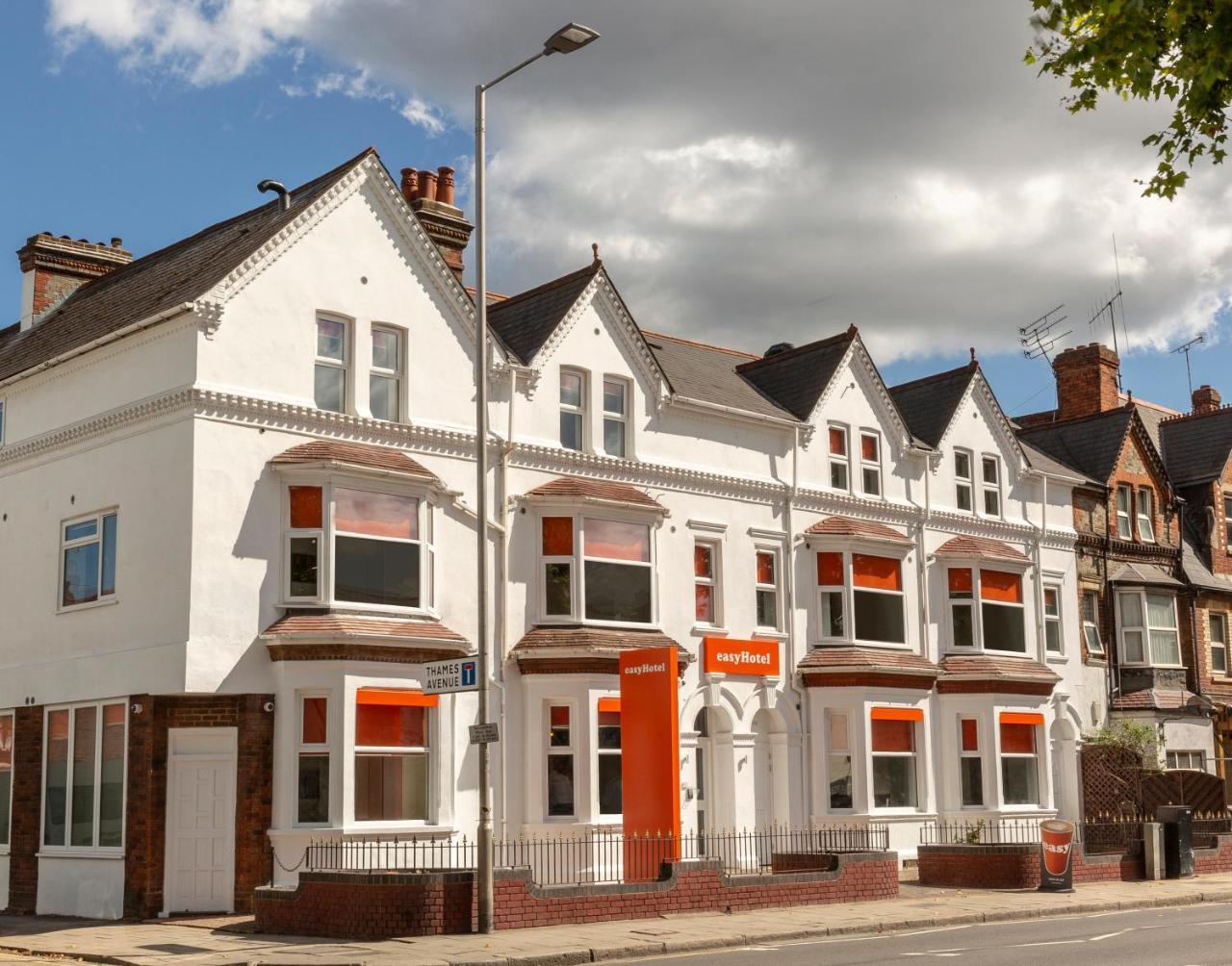 Easyhotel Reading Buitenkant foto