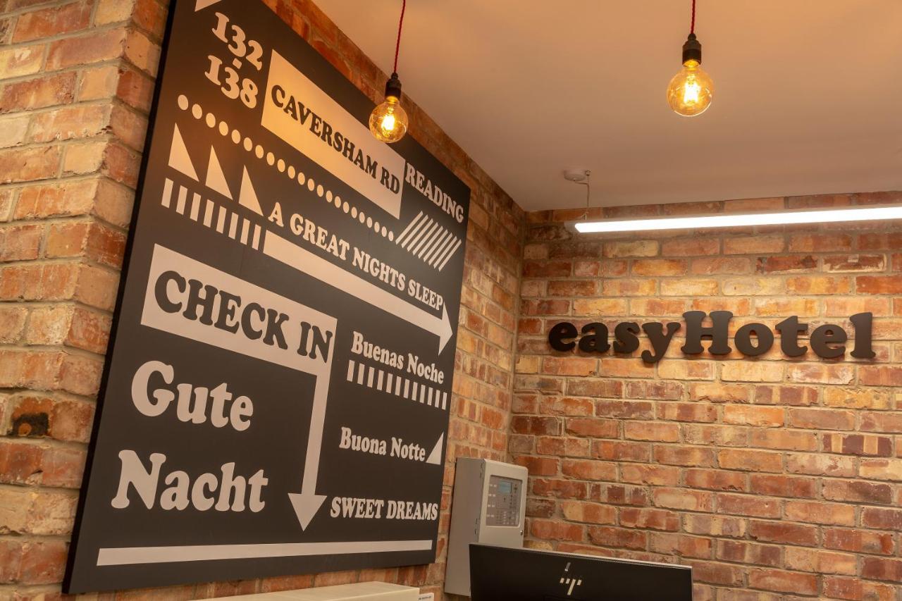Easyhotel Reading Buitenkant foto