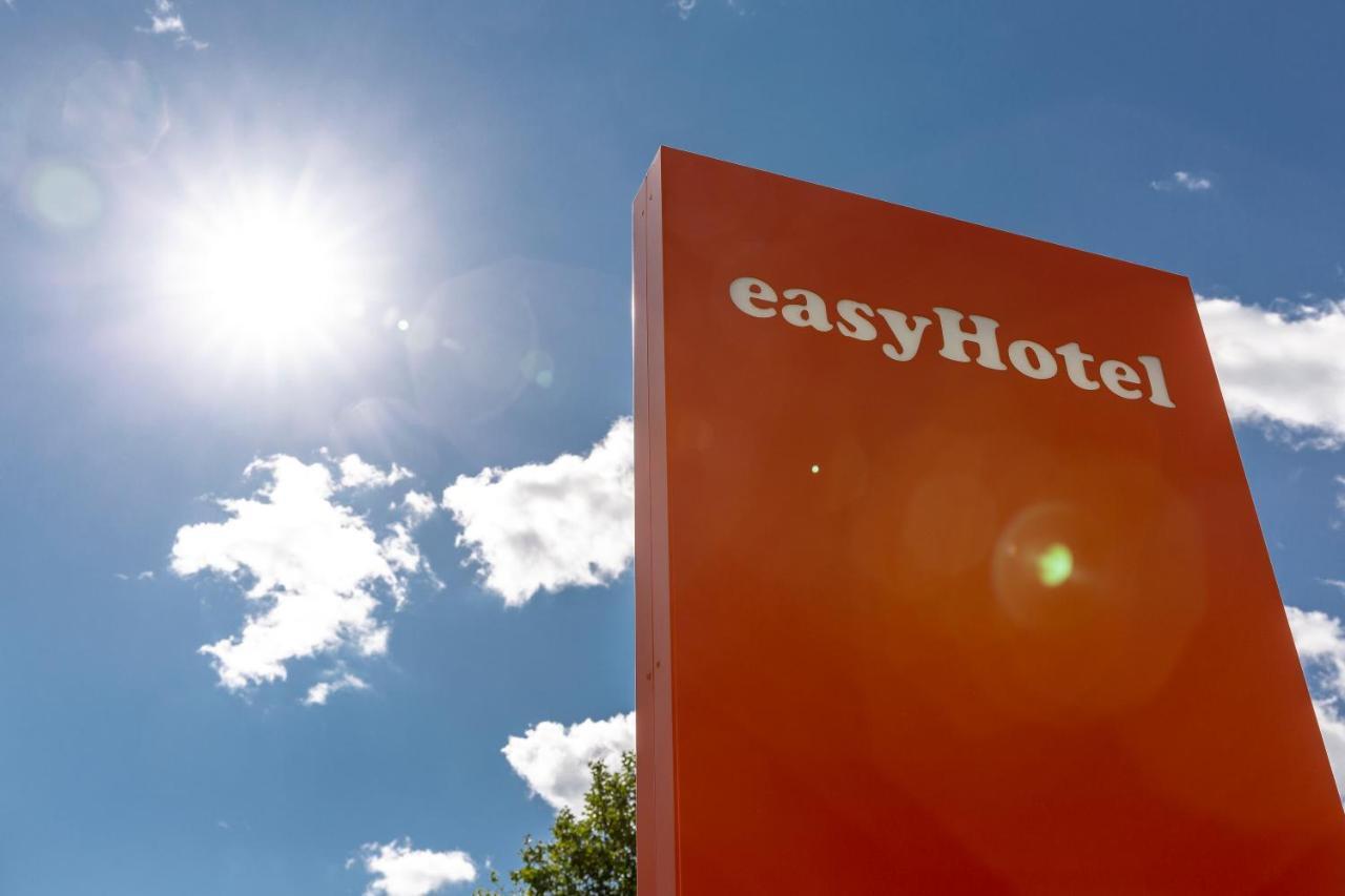 Easyhotel Reading Buitenkant foto